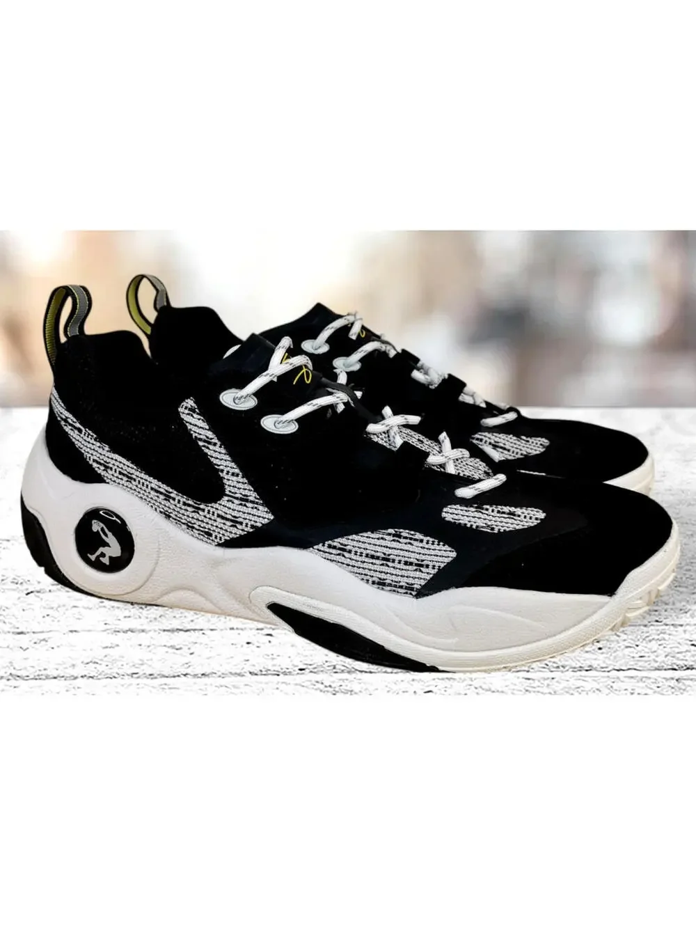 Shaq Raq Low Men's Basketball Shoes US Size 11 Black /White New With Box